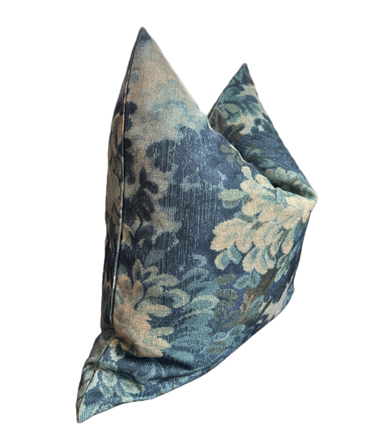 Nora Pillow