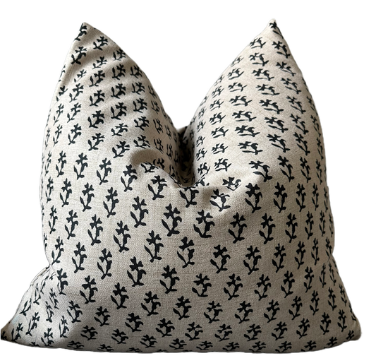 Noirette Pillow
