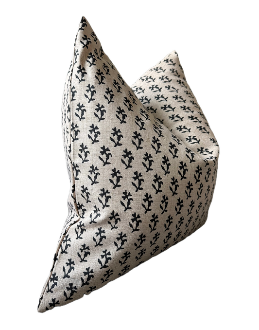 Noirette Pillow