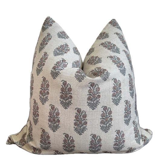 Madeleine Pillow