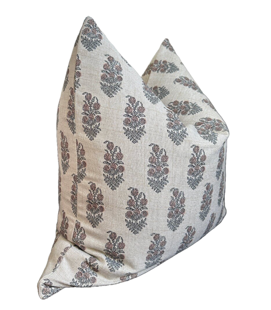 Madeleine Pillow